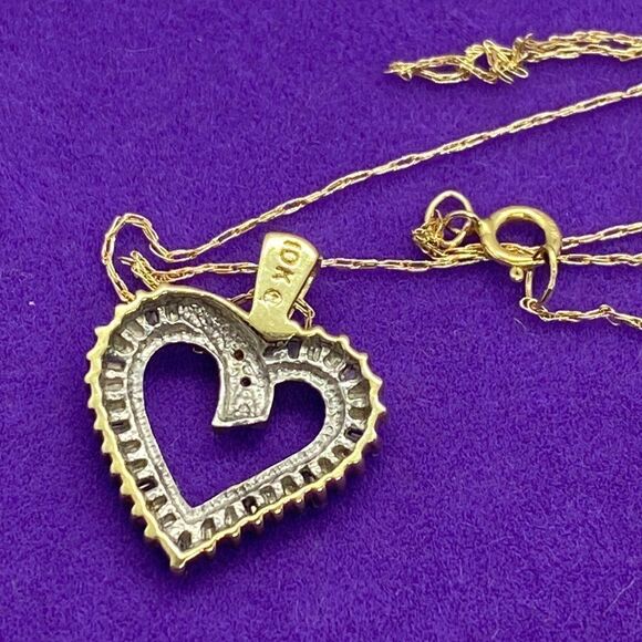 💛 Vintage 10k Gold Diamond Heart Necklace - Picture 3 of 4
